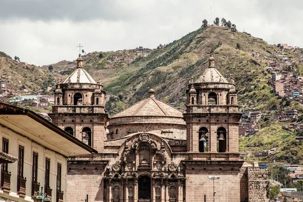La Compania de İsa Kilisesi, Plaza de Armas Meydanı Cuzco, Peru.