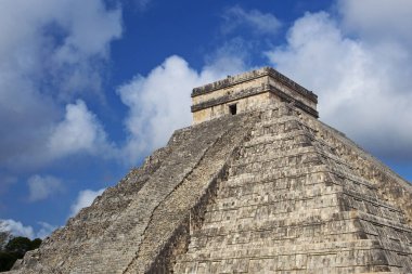 Chichen Itza, Meksika 'nın en çok ziyaret edilen arkeolojik alanlarından biri..