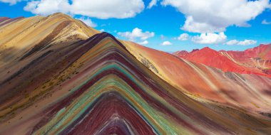 Vinicunca yürüyüş sahnesi, Cusco Bölgesi, Peru. Gökkuşağı Dağı (Montana de Siete Colores).