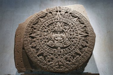 MEXICO ŞEHRİ, MEXICO - 12 Mart 2022: Aztek Maya güneş takvimi Antropoloji Müzesi 'nde anıt 