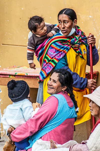 Peru May 2022 Peruvian People Traditional Clothes Ollataytambo Mother Her — Foto de Stock