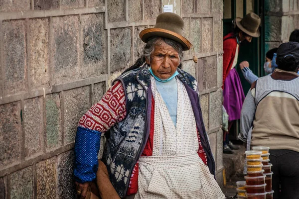 Peru Maio 2022 Pessoas Peruanas Roupas Tradicionais Perto Cusco Peru — Fotografia de Stock