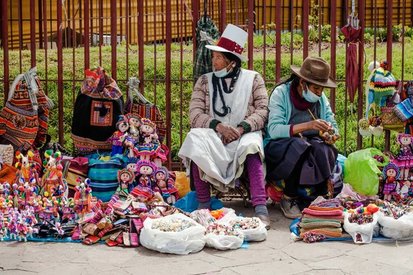 Peru May 2022 Peruvian People Traditional Clothes Cuzco Woman Selling —  Fotos de Stock