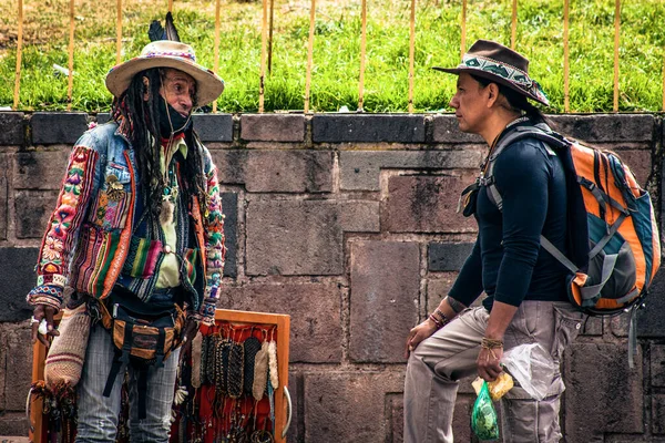 Peru Mai 2022 Peruaner Cuzco Indianer Traditioneller Kleidung Verkaufen Souvenirs — Stockfoto