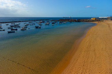 Teresitas Sahili hava görüntüsü Drone ile çekildi. Tenerife Kanarya Adası, İspanya