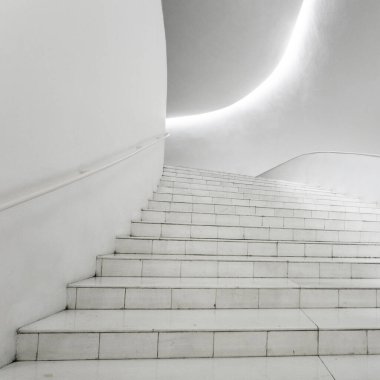 MEXICO ŞEHRİ - 14 Mart 2022: Soumaya Müzesi (Museo Soumaya). Soumayo Müzesi 'nde 30 asırlık sanat eserinden 66.000' den fazla eser var..