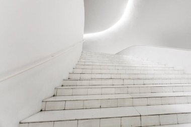 MEXICO ŞEHRİ - 14 Mart 2022: Soumaya Müzesi (Museo Soumaya). Soumayo Müzesi 'nde 30 asırlık sanat eserinden 66.000' den fazla eser var..