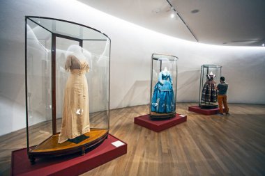 MEXICO ŞEHRİ - 14 Mart 2022: Soumaya Müzesi (Museo Soumaya). Soumayo Müzesi 'nde 30 asırlık sanat eserinden 66.000' den fazla eser var..