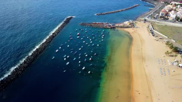Teresitas Beach Εναέρια Άποψη Που Λαμβάνονται Drone Tenerife Canary Island — Αρχείο Βίντεο