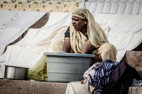 Varanasi November Unidentified Hindu Women Sacred Ganges River Banks Dashashwamedh — ストック写真