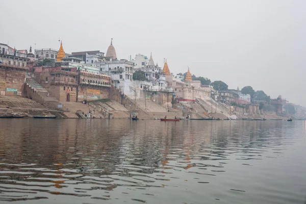 Varanasi India December Hindus Perform Ritual Puja Dawn Ganges River — Stockfoto