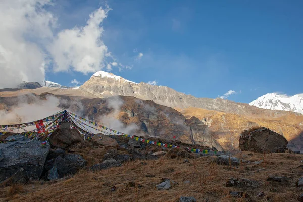 Μικρός Ναός Σημαίες Στο Annapurna Βάσης Στρατόπεδο Νεπάλ — Φωτογραφία Αρχείου