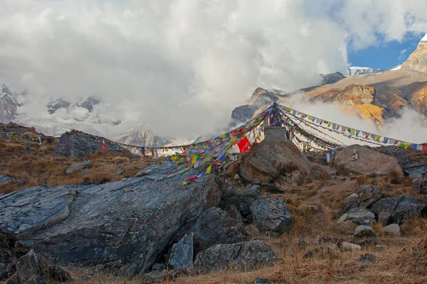 Μικρός Ναός Σημαίες Στο Annapurna Βάσης Στρατόπεδο Νεπάλ — Φωτογραφία Αρχείου