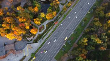 KPI ukivercity yakınlarındaki Peremogy Caddesi 'nin hava görüntüsü, Kyiv, insansız hava aracı ile çekildi.