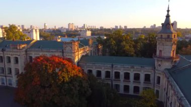 Ukrayna Ulusal Teknik Üniversitesi 'nin hava görüşü. Kyiv Politeknik Enstitüsü.