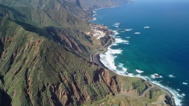 Veduta Aerea Drone Del Villaggio Vicino Alla Costa Dell Oceano — Video Stock