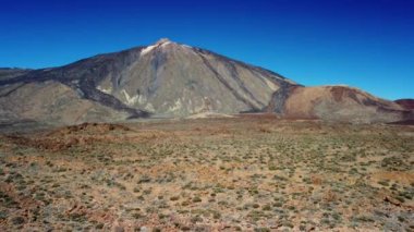 Mountain Teide Ulusal Parkı Tenerife. Kanarya Adaları. İspanya 'da volkan kraterinin zirvesi.