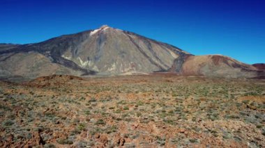 Mountain Teide Ulusal Parkı Tenerife. Kanarya Adaları. İspanya 'da volkan kraterinin zirvesi.