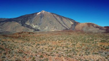 Mountain Teide Ulusal Parkı Tenerife. Kanarya Adaları. İspanya 'da volkan kraterinin zirvesi.