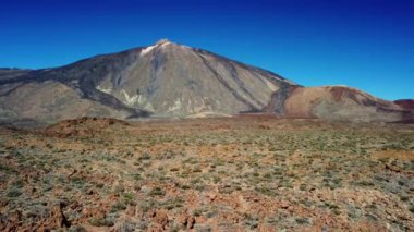 Mountain Teide Ulusal Parkı Tenerife. Kanarya Adaları. İspanya 'da volkan kraterinin zirvesi.