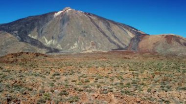 Mountain Teide Ulusal Parkı Tenerife. Kanarya Adaları. İspanya 'da volkan kraterinin zirvesi.