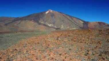 Mountain Teide Ulusal Parkı Tenerife. Kanarya Adaları. İspanya 'da volkan kraterinin zirvesi.