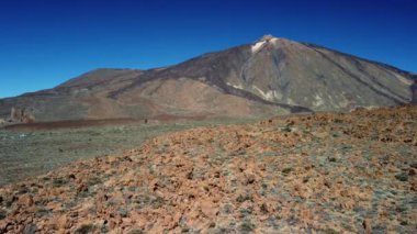 Mountain Teide Ulusal Parkı Tenerife. Kanarya Adaları. İspanya 'da volkan kraterinin zirvesi.
