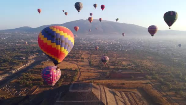 Sunrise Hot Air Balloon Teotihuacan Pyramid — Vídeos de Stock