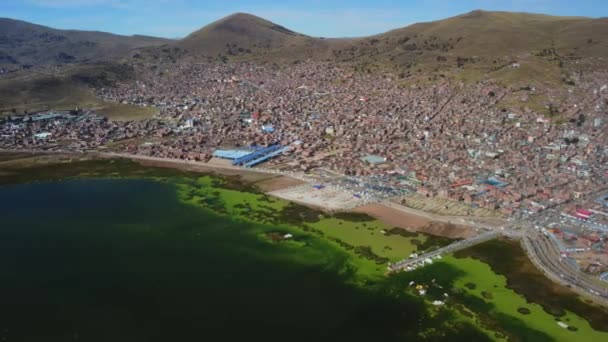 Εναέρια Πανόραμα Του Puno Λίμνη Τιτικάκα Στο Περού Νότια Αμερική — Αρχείο Βίντεο