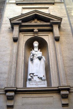 Papa san pietro içinde