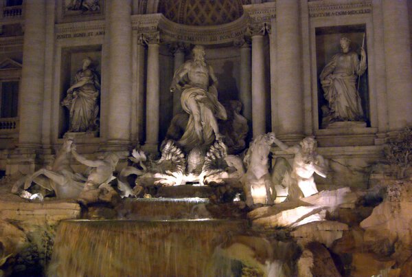 Fontana di Trevi by night