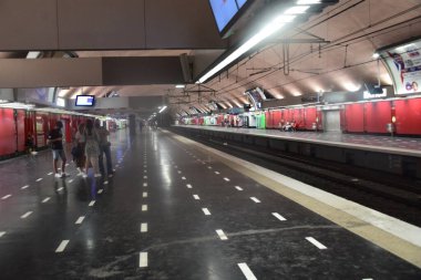 Paris 'teki metro istasyonu.