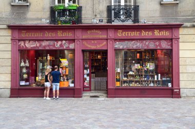 Reims, Büyük Doğu Bölgesi 'nde güzel bir kasaba, Fransa' nın kuzeydoğusunda.