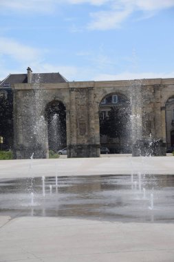 Reims, Büyük Doğu Bölgesi 'nde güzel bir kasaba, Fransa' nın kuzeydoğusunda.