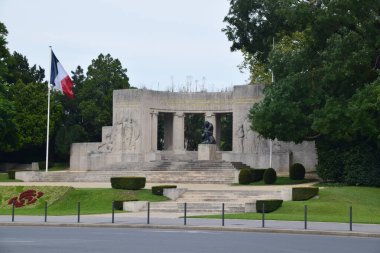 Reims, Büyük Doğu Bölgesi 'nde güzel bir kasaba, Fransa' nın kuzeydoğusunda.