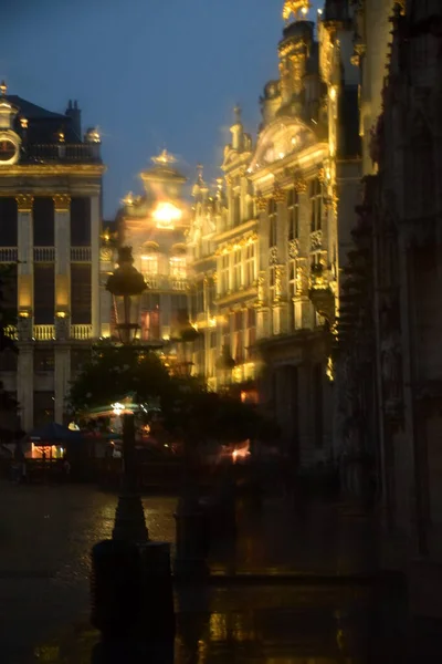 Gran Place Bruselu Noci Během Deštivého Dne — Stock fotografie