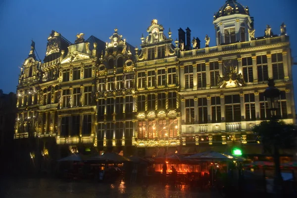 Yağmurlu Bir Günde Geceleyin Bruxelles Gran Place — Stok fotoğraf