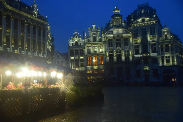 Gran Place Bruselu Noci Během Deštivého Dne — Stock fotografie