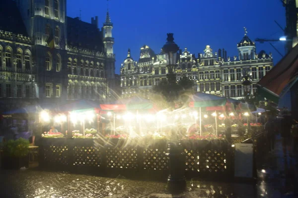 Yağmurlu Bir Günde Geceleyin Bruxelles Gran Place — Stok fotoğraf