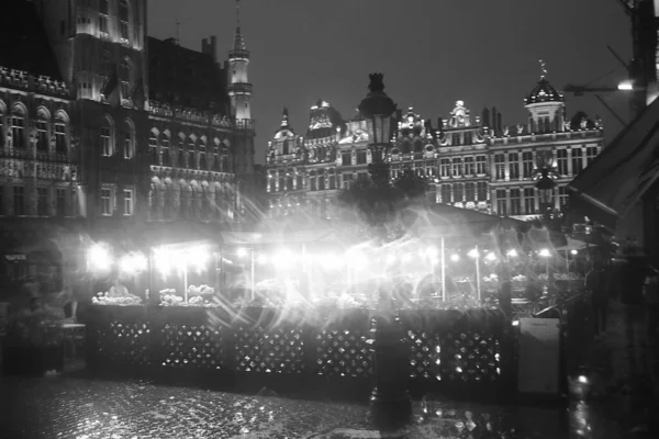 Gran Place Брюсселе Ночью Течение Дождливого Дня — стоковое фото