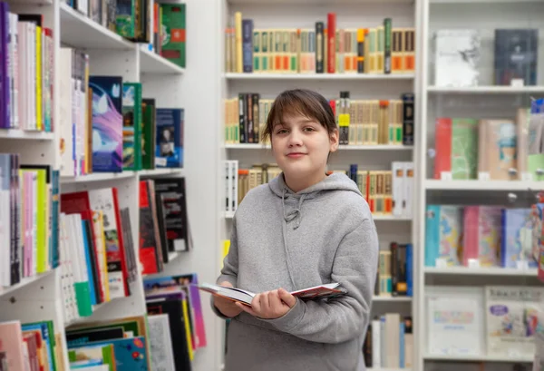 Portrait Eleven Year Old Teenage Girl Bookstore — стоковое фото