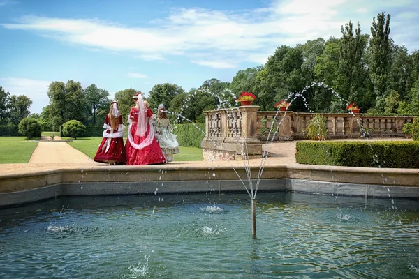 Gardens and fountains — Stock Photo, Image