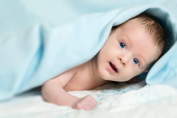 Rozkošné miminko s modrýma očima — Stock fotografie