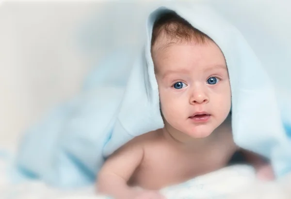 Rozkošné miminko s modrýma očima — Stock fotografie