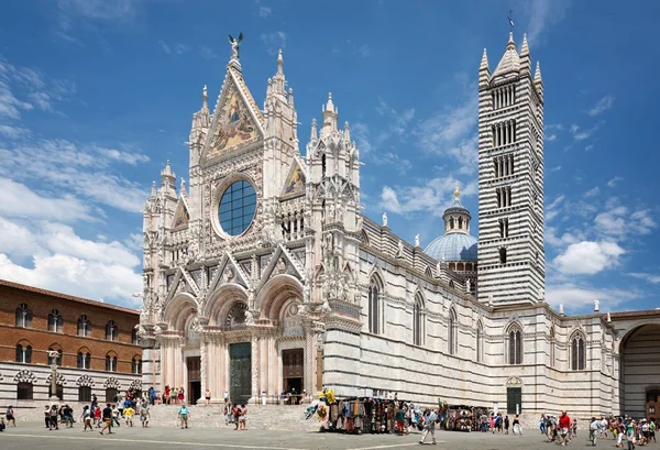 Santa maria della scala katedralen i siena — Stockfoto