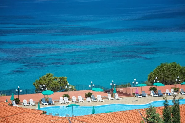 Sea with swimming pool — Stock Photo, Image