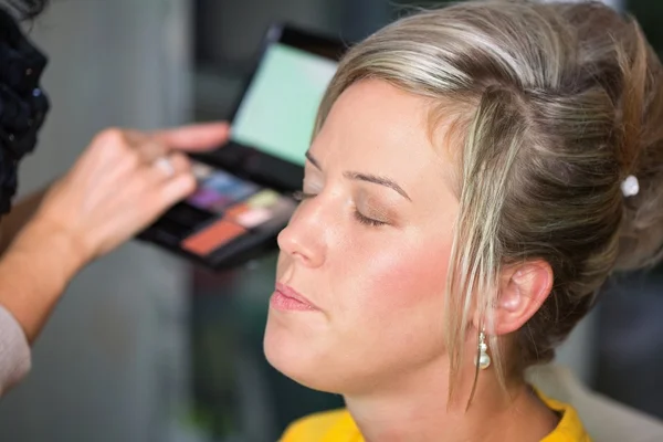 Mujer con maquillaje — Foto de Stock