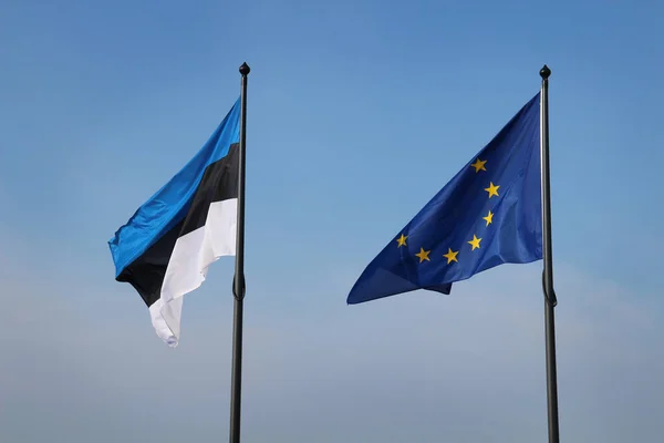 Duas Bandeiras Bandeira Estónia Bandeira União Europeia — Fotografia de Stock