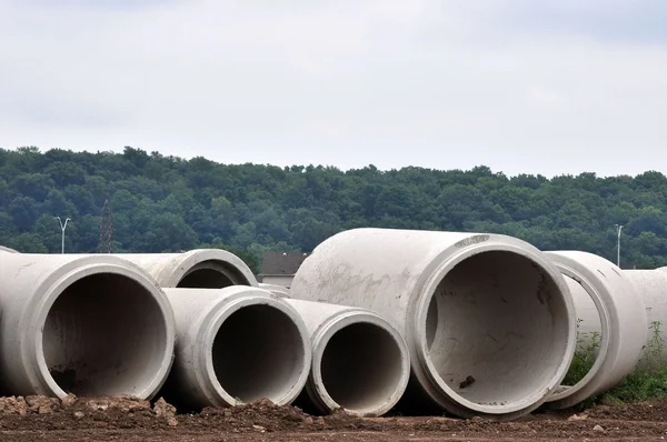 Betonnen rioolbuizen — Stockfoto