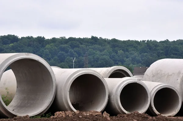 Betonnen rioolbuizen — Stockfoto